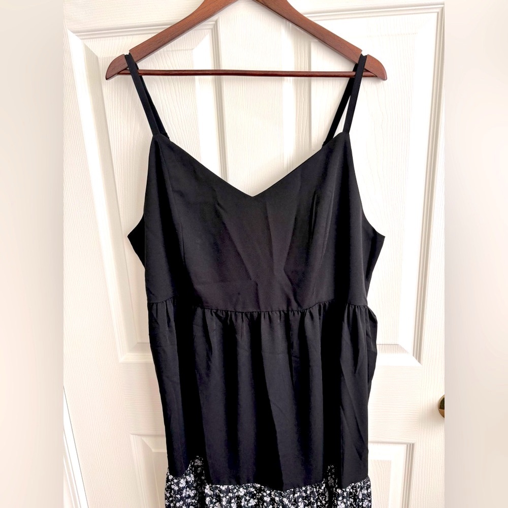 NWOT BLOOMCHIC PLUS SZ 18 RUFFLED LAYERED BLACK /WHITE HEART NECKLINE MAXI DRESS - Picture 4 of 13